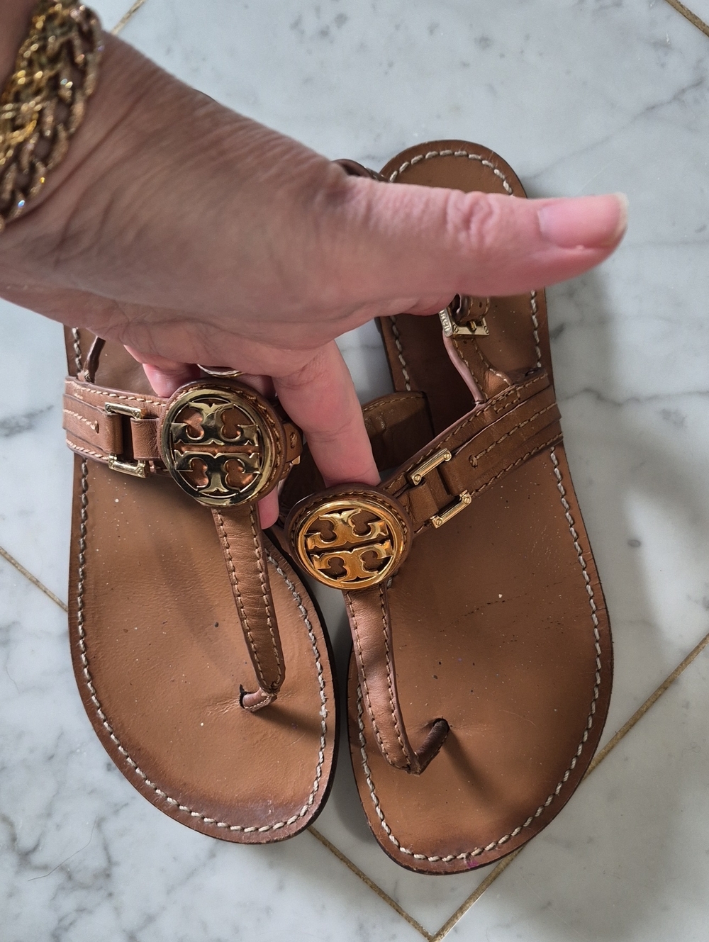 Tory Burch Brown Leather Logo Thong Sandals with Gold Medallions - Picture 3 of 4